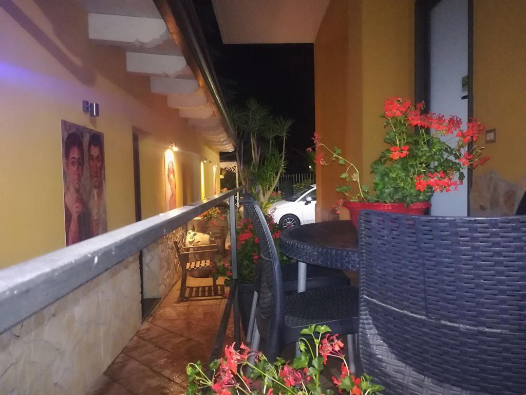 Beatrice Home Pompei Bagian luar foto